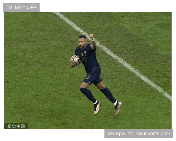 姆巴佩反击中形成单刀